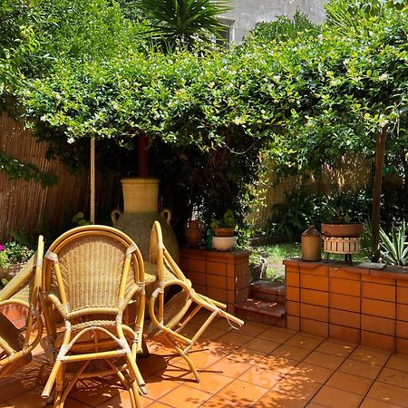 La Limonaia Di Chiaia Apartment Наполи Екстериор снимка