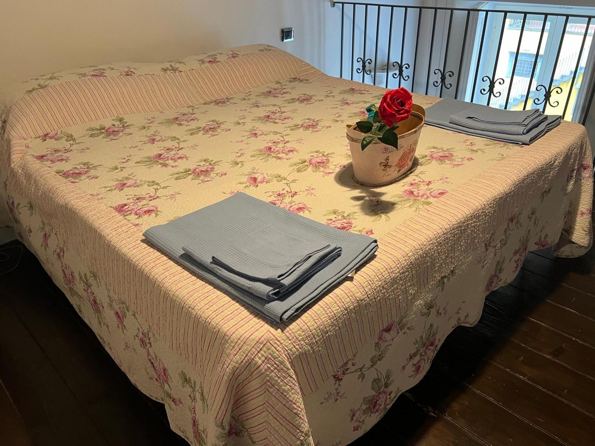 La Limonaia Di Chiaia Apartment Наполи Екстериор снимка