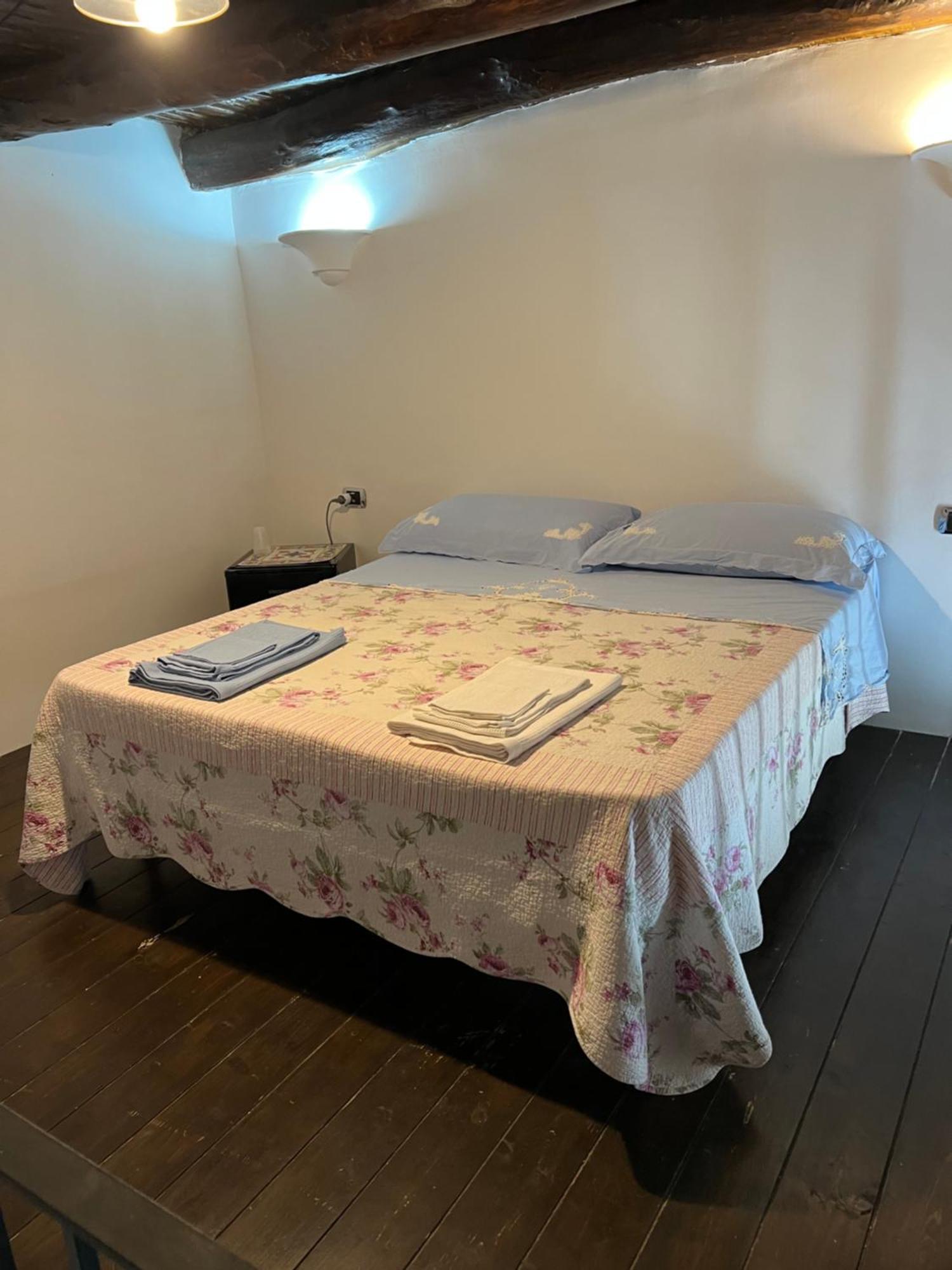 La Limonaia Di Chiaia Apartment Наполи Екстериор снимка
