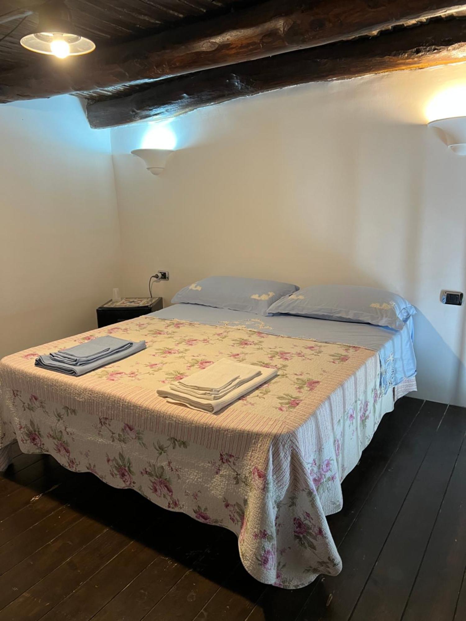 La Limonaia Di Chiaia Apartment Наполи Екстериор снимка