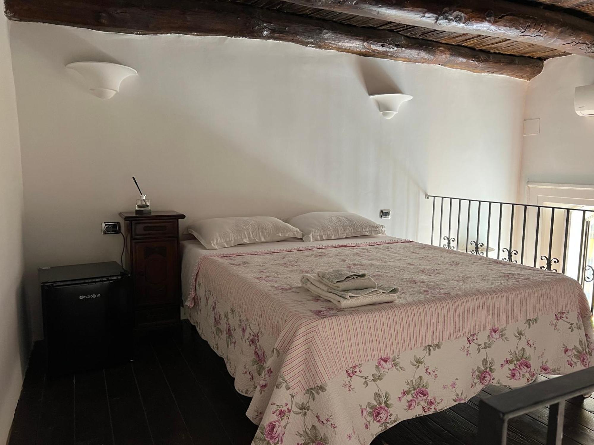 La Limonaia Di Chiaia Apartment Наполи Екстериор снимка