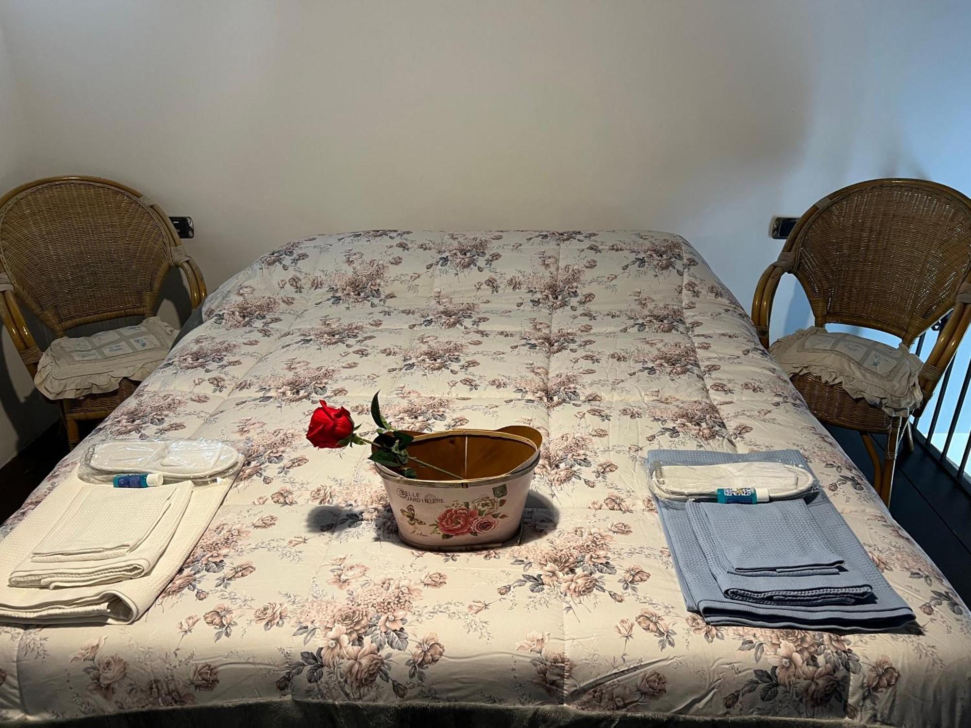La Limonaia Di Chiaia Apartment Наполи Екстериор снимка