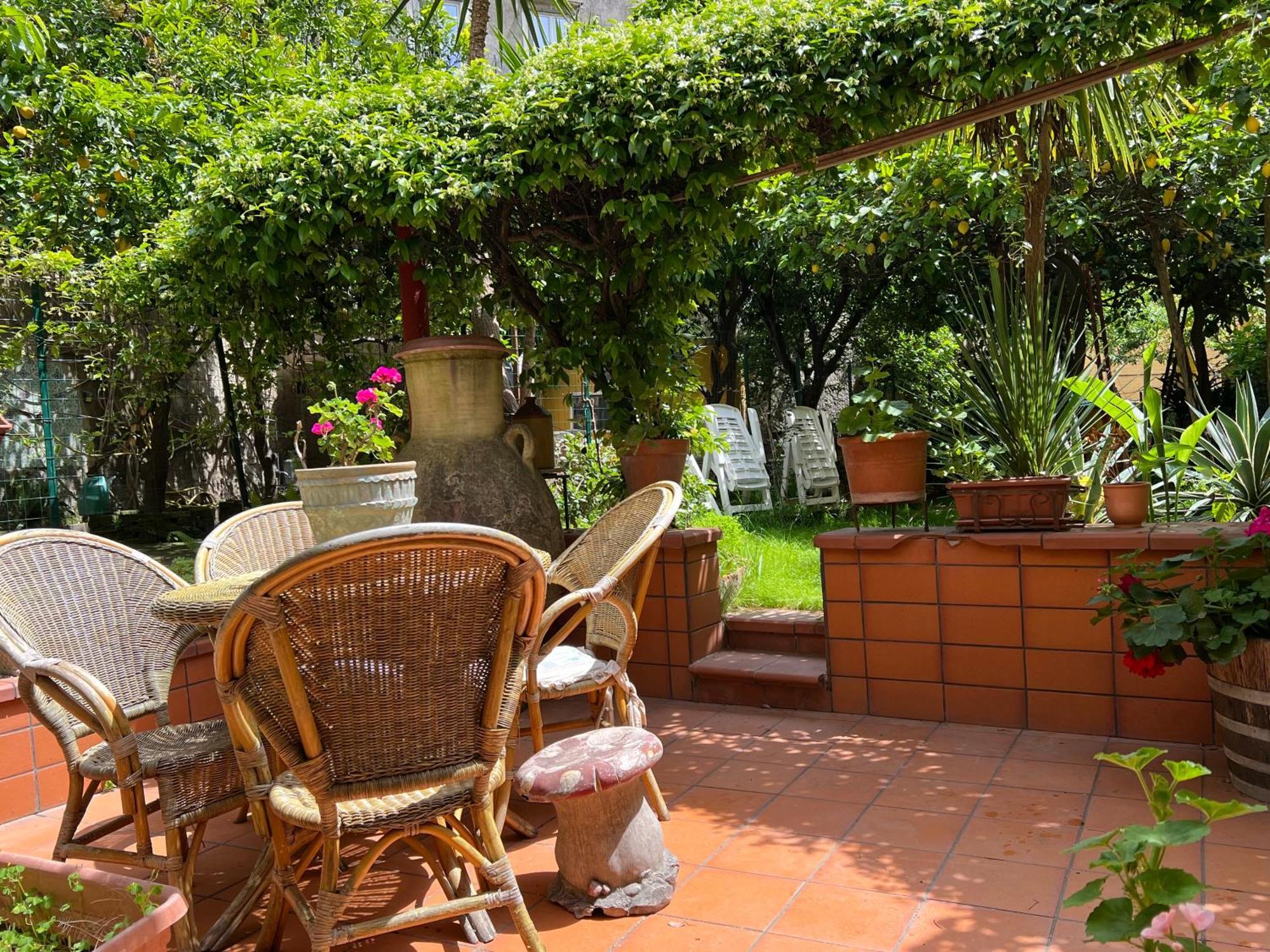 La Limonaia Di Chiaia Apartment Наполи Екстериор снимка